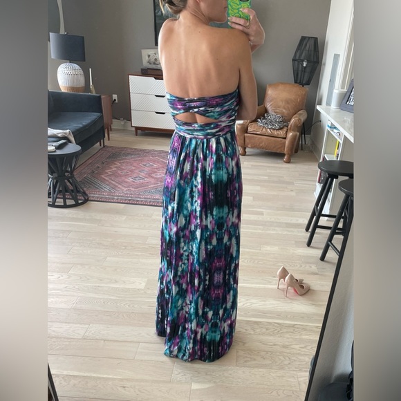 Laundry by shelli segal multicolored gown with cut out back size 2 - Picture 1 of 4